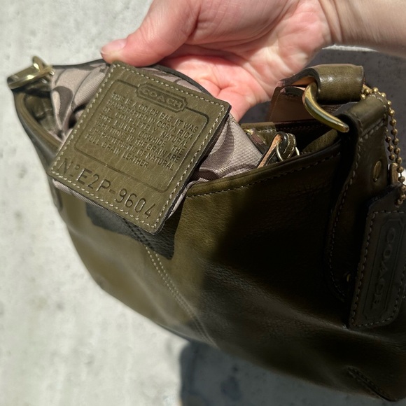 RARE Vintage 2002 Coach Legacy 9604 Milbrook Demi Leather Hobo Bag - Picture 14 of 14